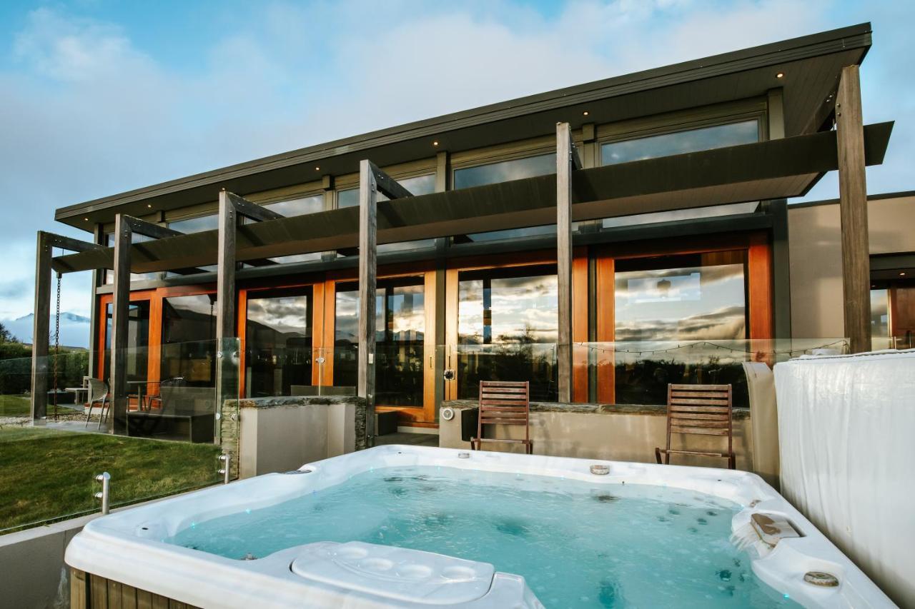 Mt Gold Retreat - Sleeps 8 - Spa Pool - Tennis Court Wanaka Exterior foto